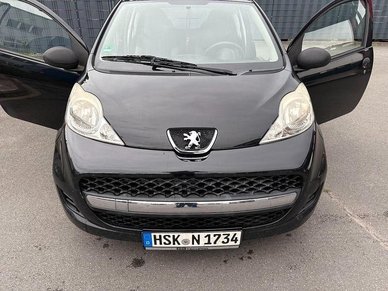Schwarz Gebraucht 2010 Peugeot 107 Filou Kleinwagen | 2.700 € (Etwas zu teuer) - Bild 1/4