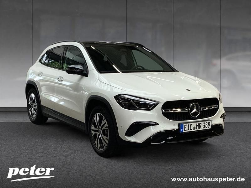 Unilack polarweiß Gebraucht 2024 Mercedes GLA220 Night SUV | 47.740 € (Fairer Preis) - Bild 1/3