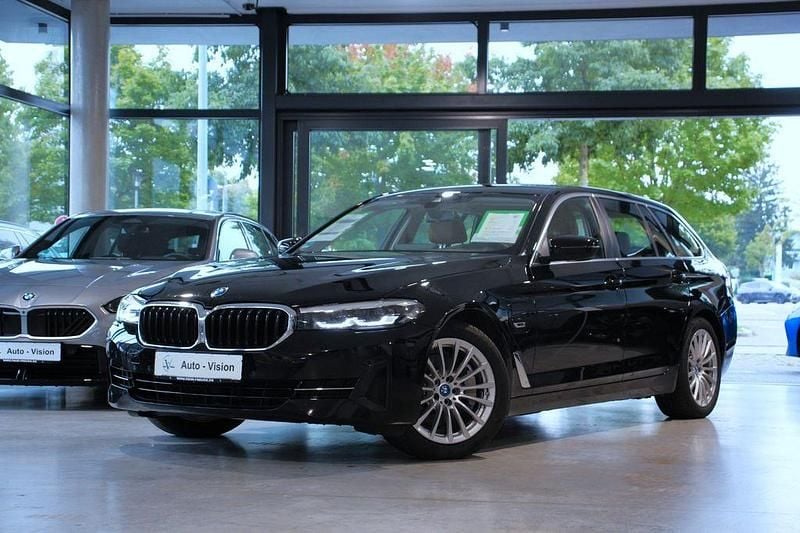 Schwarz Gebraucht 2022 BMW 530e Limousine | 32.449 € (Superpreis) - Bild 1/3