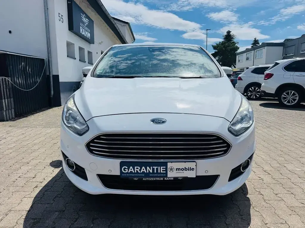 Gebraucht Ford S-MAX Titanium 150 PS (110 kW) 2018 Weiß Van / Kleinbus