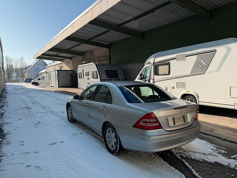 Gebraucht Mercedes C180 143 PS (105 kW) 2003 Silber Limousine