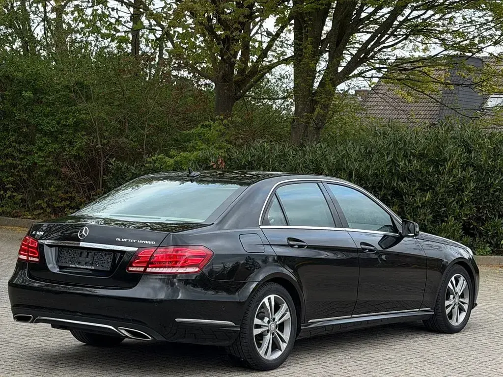 Gebraucht Mercedes E300 204 PS (150 kW) 2015 Schwarz Limousine