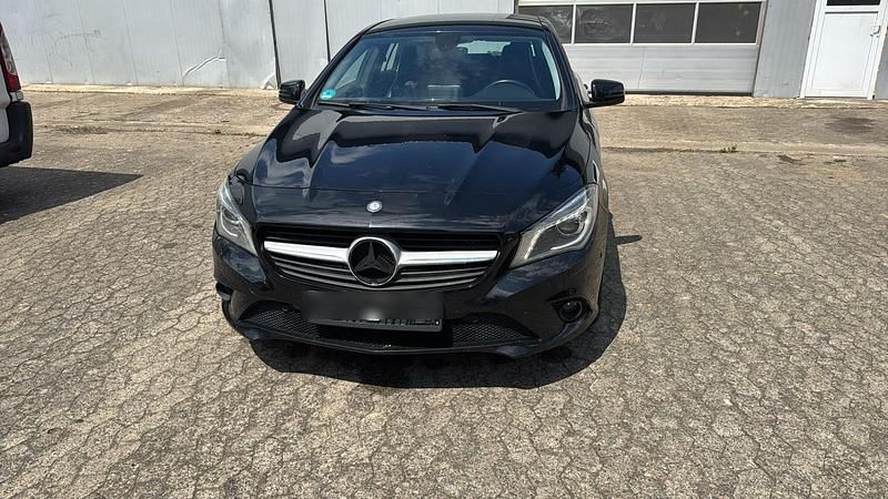Gebraucht 2016 Mercedes CLA220 Limousine | 12.800 € - Bild 1/4