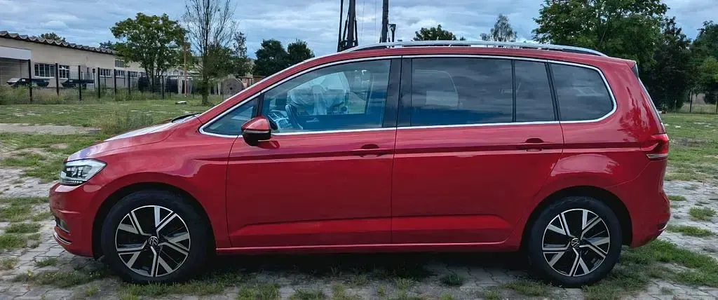 Gebraucht VW Touran Highline 150 PS (110 kW) 2023 Rot Van / Kleinbus