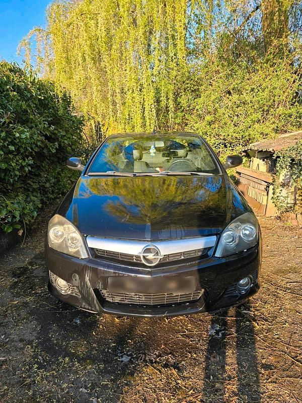 Schwarz Gebraucht 2004 Opel Tigra Cabrio | 1.500 € (Fairer Preis) - Bild 1/4