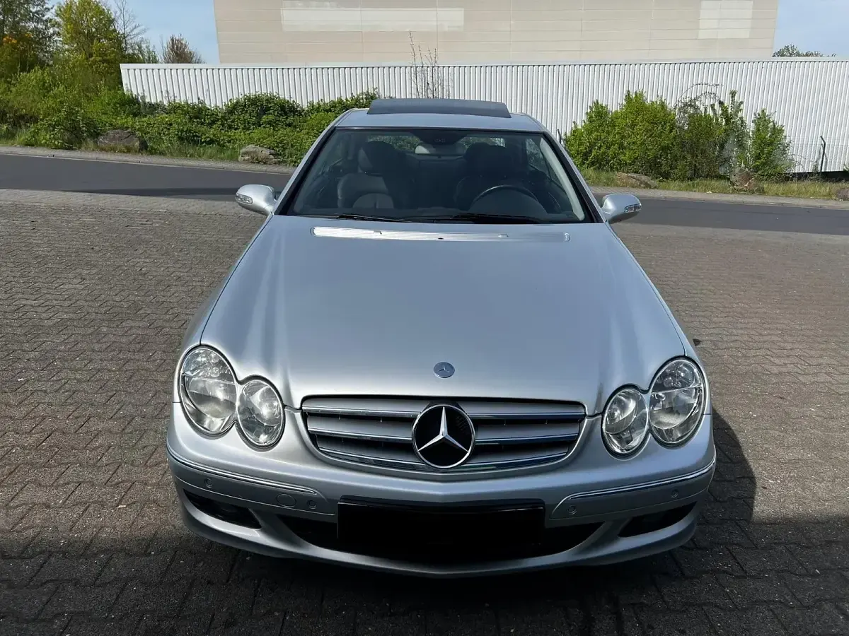 Gebraucht Mercedes CLK220 150 PS (110 kW) 2007 Silber Coupé