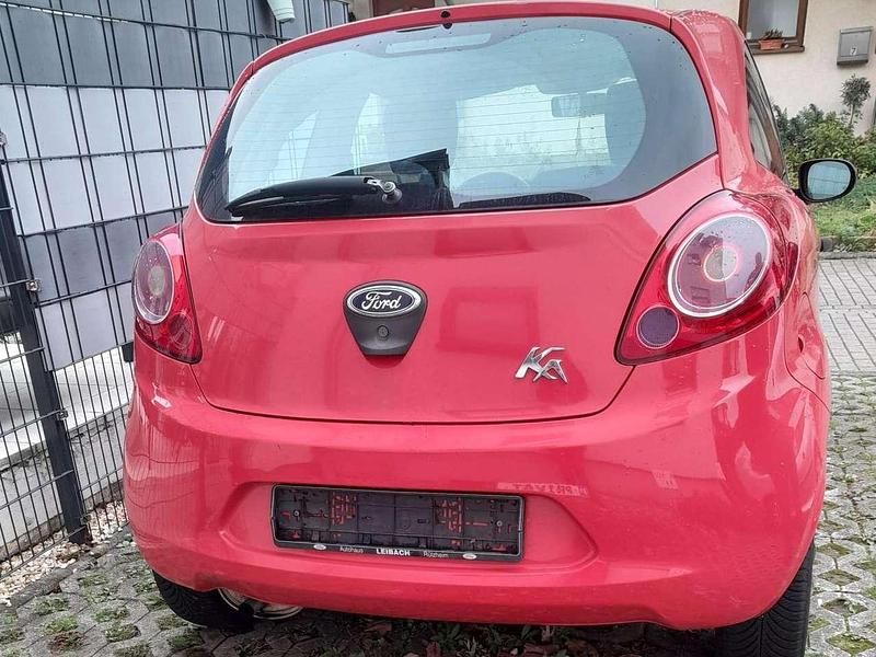 Gebraucht Ford Ka Trend 69 PS (50 kW) 2009 Rot Limousine