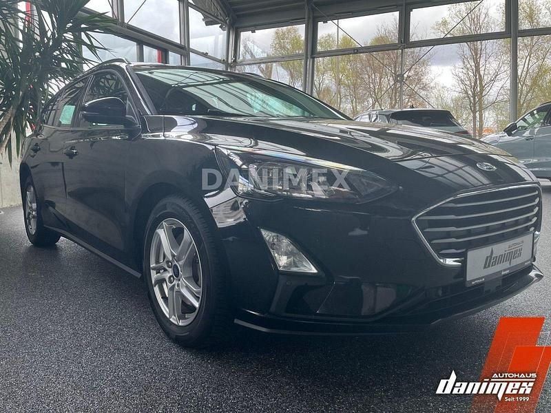 Używany Ford Focus Cool & Connect 120 KM (88 kW) 2020 Czarny Kombi