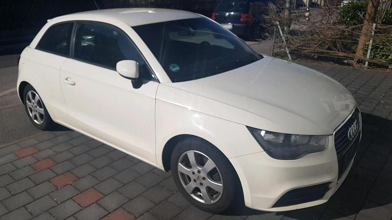 Gebraucht Audi A1 105 PS (77 kW) 2010 Weiß Kleinwagen