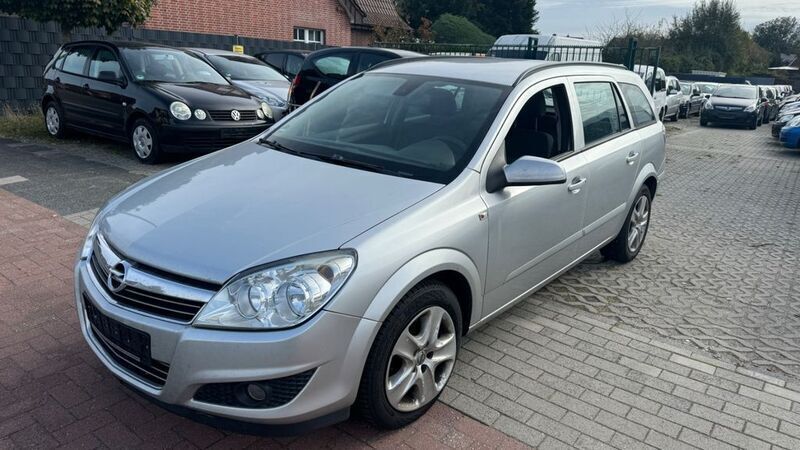 Gebraucht Opel Astra Edition 101 PS (74 kW) 2009 Silber Kombi
