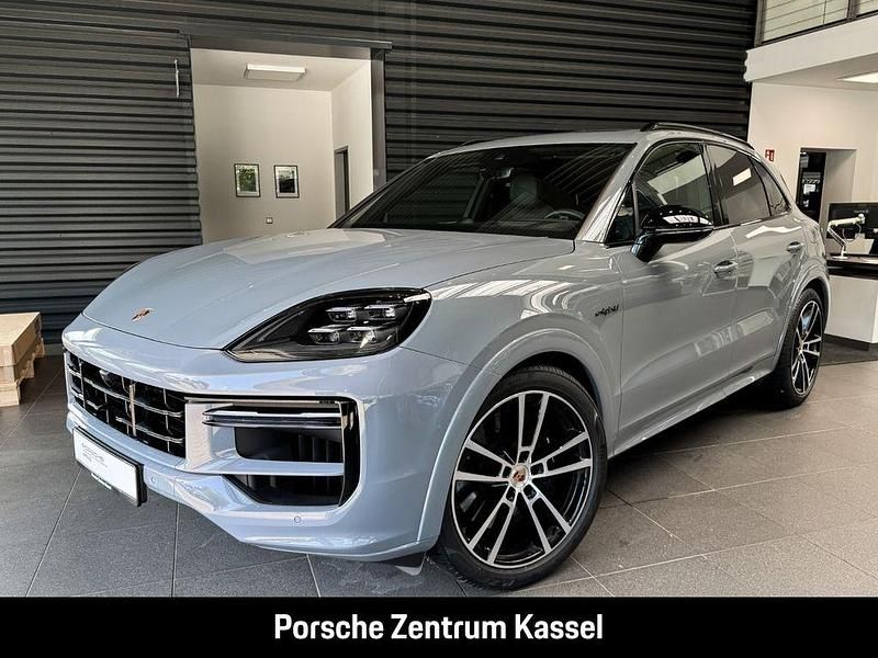Grau Gebraucht 2024 Porsche Cayenne Turbo E-Hybrid SUV | 156.800 € - Bild 1/4