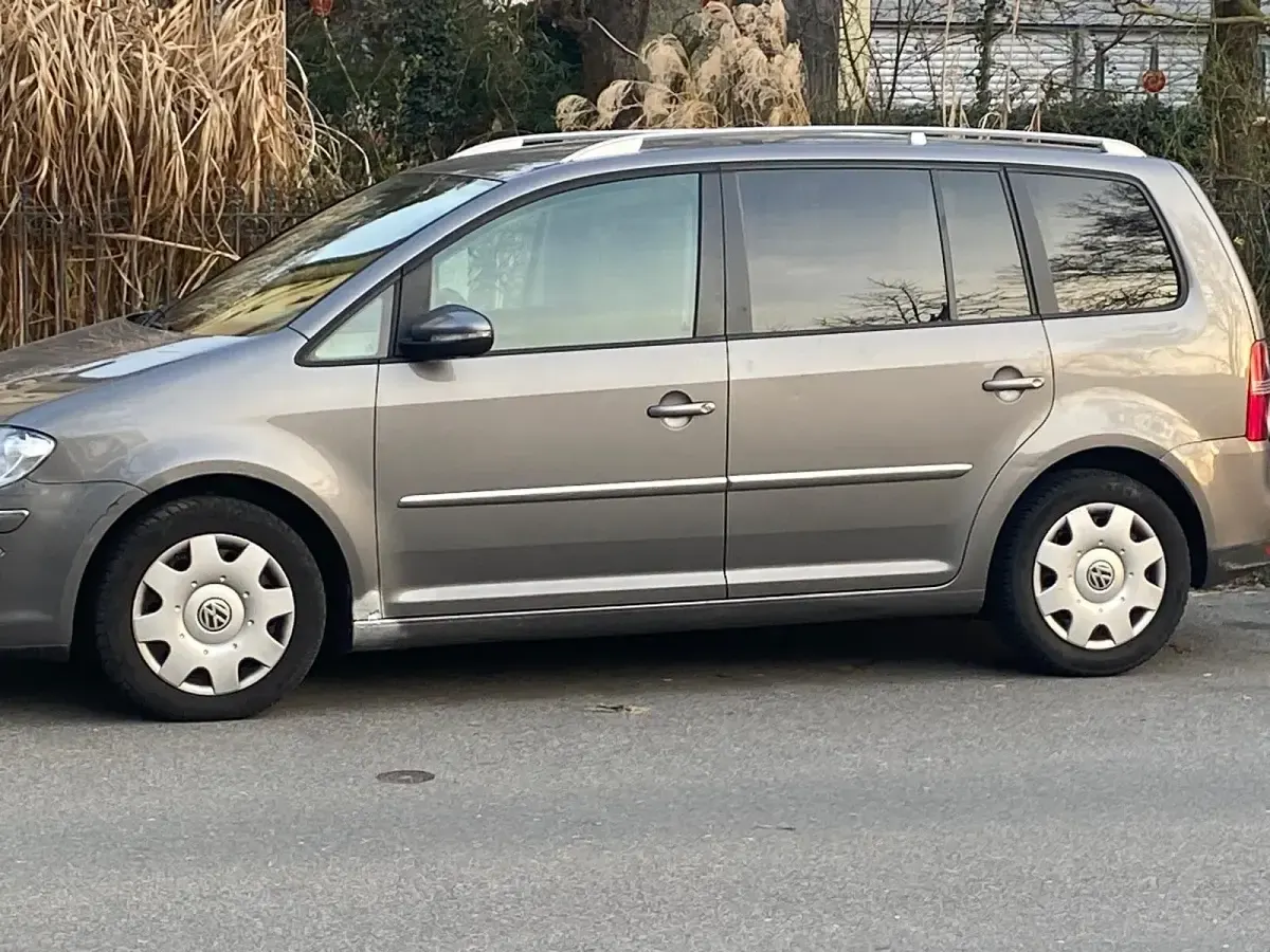 Gebraucht VW Touran 140 PS (102 kW) 2010 Grau Van / Kleinbus