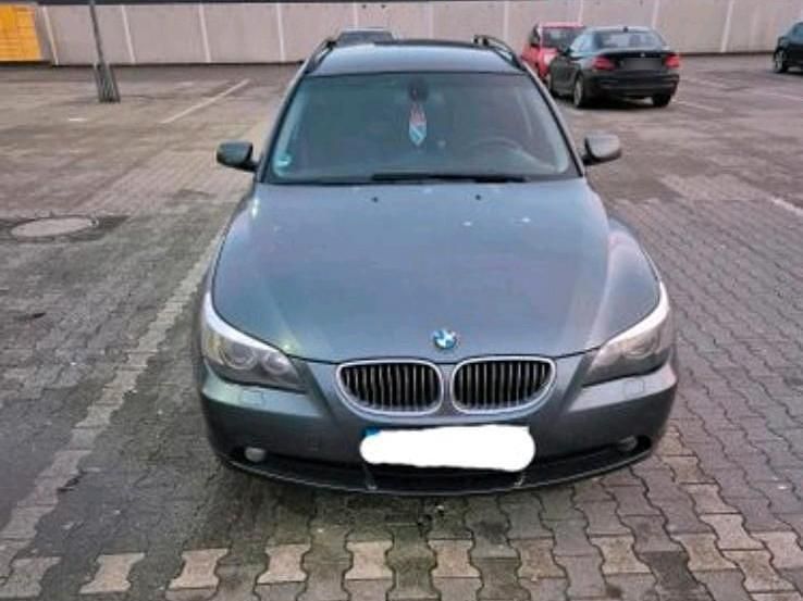 Gebraucht BMW 523 177 PS (130 kW) 2006 Grau Kombi