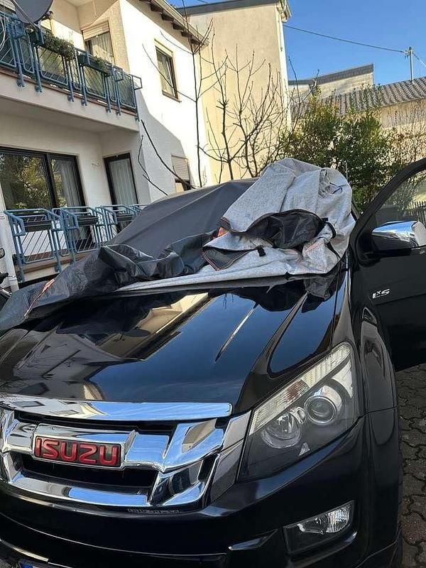 Schwarz Gebraucht 2013 Isuzu D-Max Abholung | 18.590 € (Teuer) - Bild 1/4