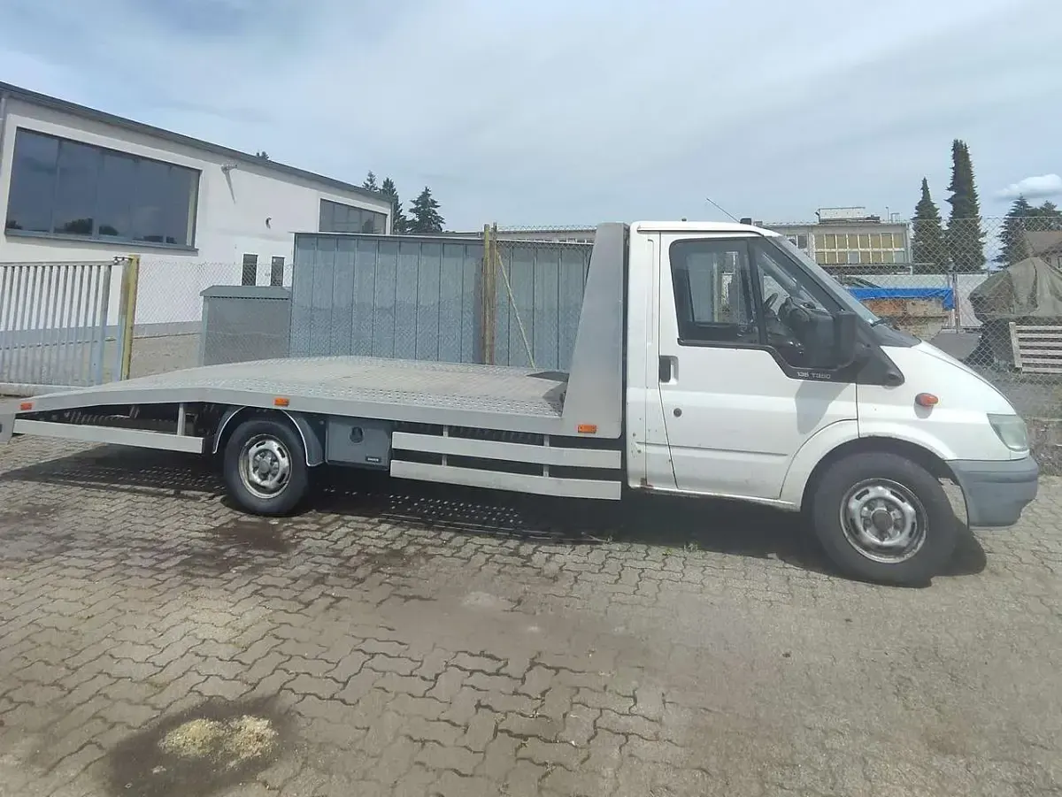 Gebraucht Ford Transit 137 PS (100 kW) 2005 Weiß Van / Kleinbus