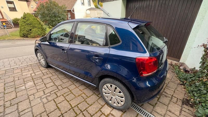 Gebraucht VW Polo Trendline 69 PS (50 kW) 2011 Blau Kleinwagen