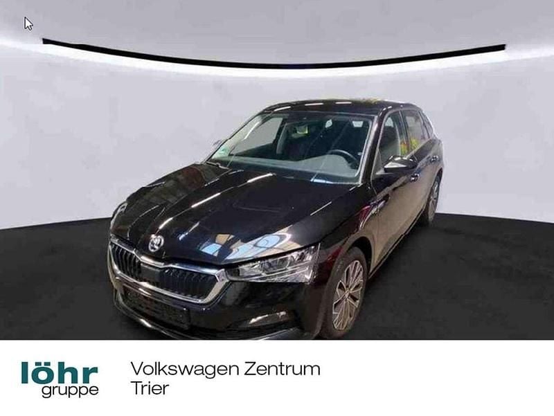 Schwarzmagic perleffekt Gebraucht 2023 Skoda Scala Tour Kleinwagen | 17.980 € - Bild 1/4