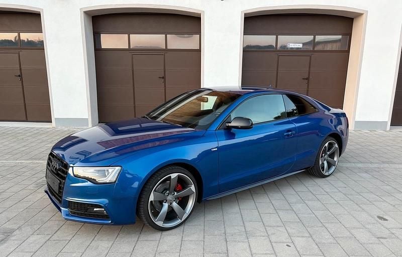 Blau Gebraucht 2013 Audi A5 S-Line Coupé | 18.900 € - Bild 1/4