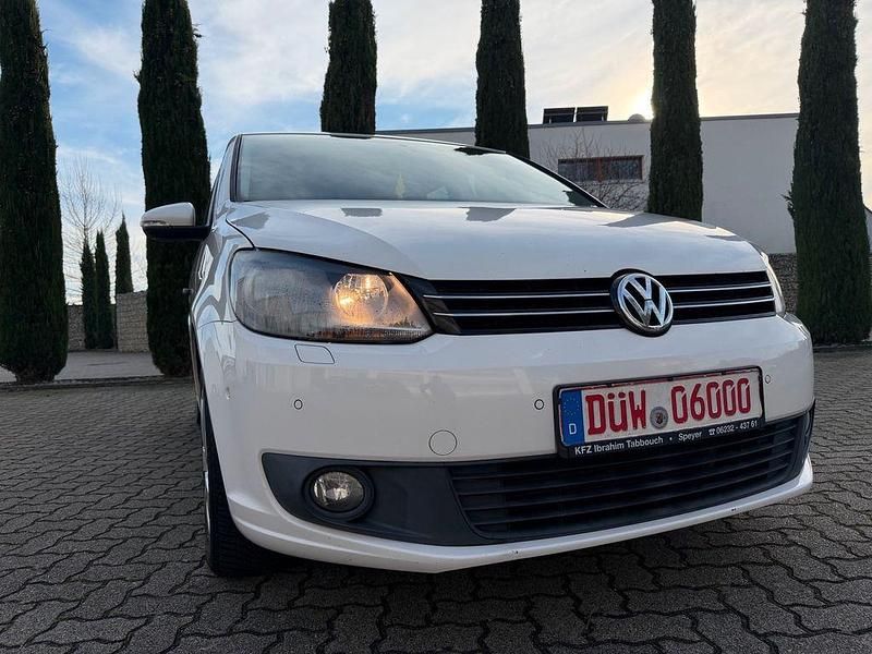 Gebraucht VW Touran Highline 150 PS (110 kW) 2013 Weiß Van / Kleinbus