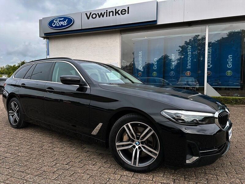 Schwarz Gebraucht 2021 BMW 530 Sport Line Kombi | 29.890 € (Fairer Preis) - Bild 1/4