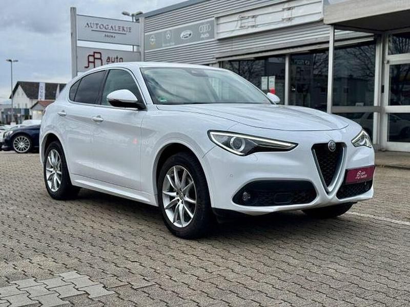 Gebraucht Alfa Romeo Stelvio Super 209 PS (153 kW) 2017 Weiß SUV