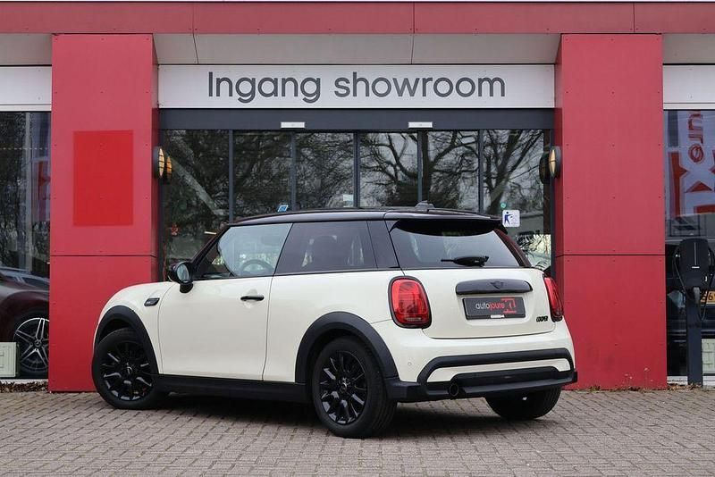 Gebraucht Mini Cooper 136 PS (100 kW) 2023 Weiß Kleinwagen