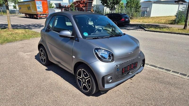 Grau Gebraucht 2023 Smart ForTwo Electric Drive Prime Coupé | 14.161 € (Fairer Preis) - Bild 1/4