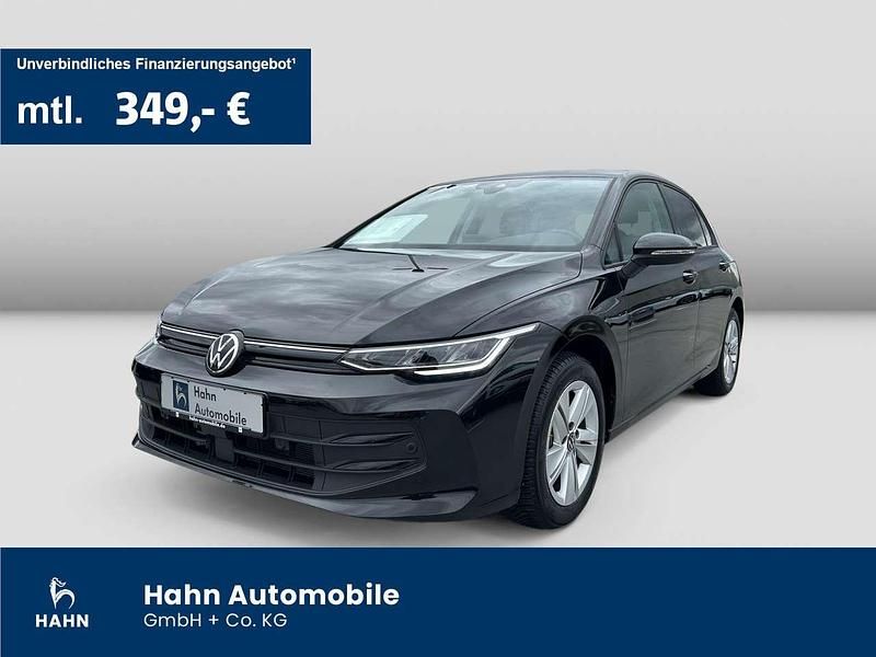 Grenadillschwarz metallic Gebraucht 2024 VW Golf VIII Life Limousine | 25.930 € (Fairer Preis) - Bild 1/3