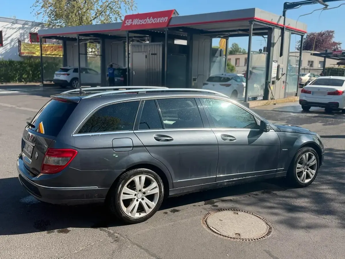 Gebraucht Mercedes C200 Avantgarde 136 PS (100 kW) 2011 Grau Kombi