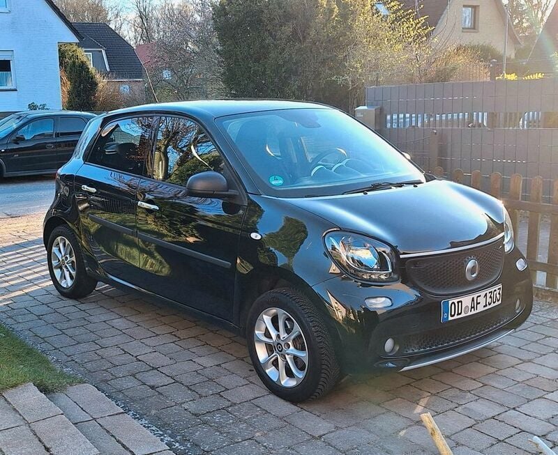 Schwarz Gebraucht 2015 Smart ForFour Kleinwagen | 5.990 € (Superpreis) - Bild 1/4