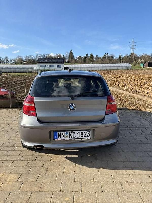 Gebraucht BMW 118 143 PS (105 kW) 2009 Grau Kleinwagen