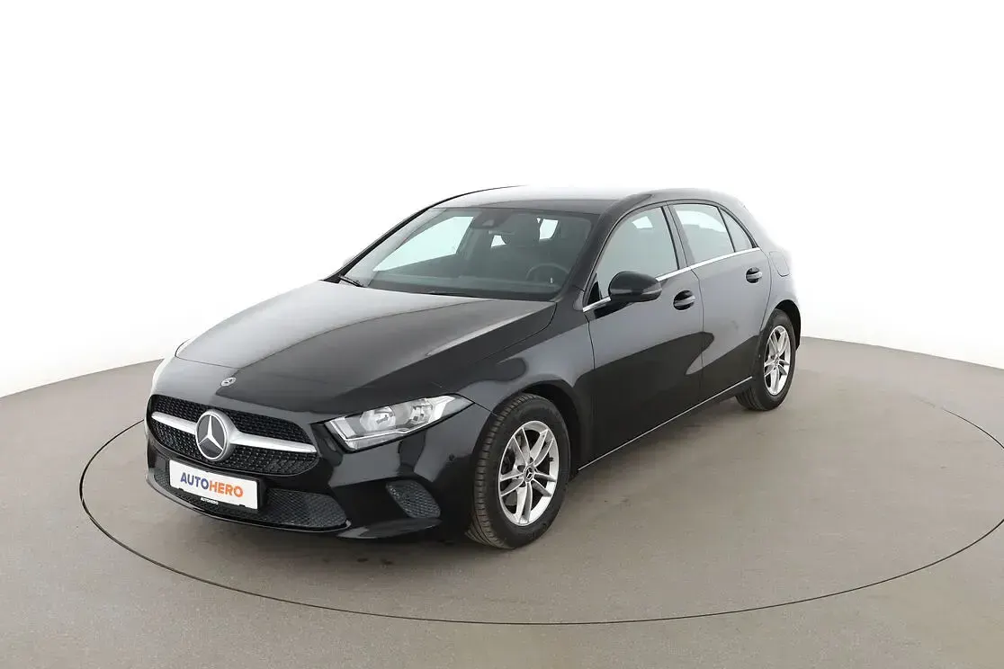 Gebraucht Mercedes A180 116 PS (85 kW) 2019 Limousine