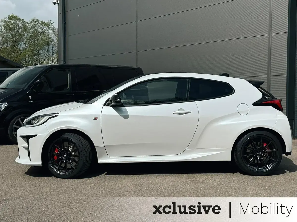 Gebraucht Toyota Yaris 261 PS (191 kW) 2024 Platinum white pearl mc. Kleinwagen