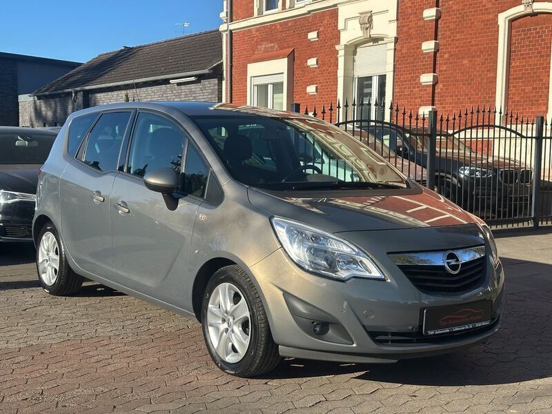 Braun Gebraucht 2011 Opel Meriva Design Edition Van / Kleinbus | 6.799 € (Teuer) - Bild 1/4