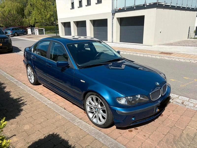 Blau Gebraucht 2002 BMW 320 M Sport Limousine | 5.000 € (Etwas zu teuer) - Bild 1/4