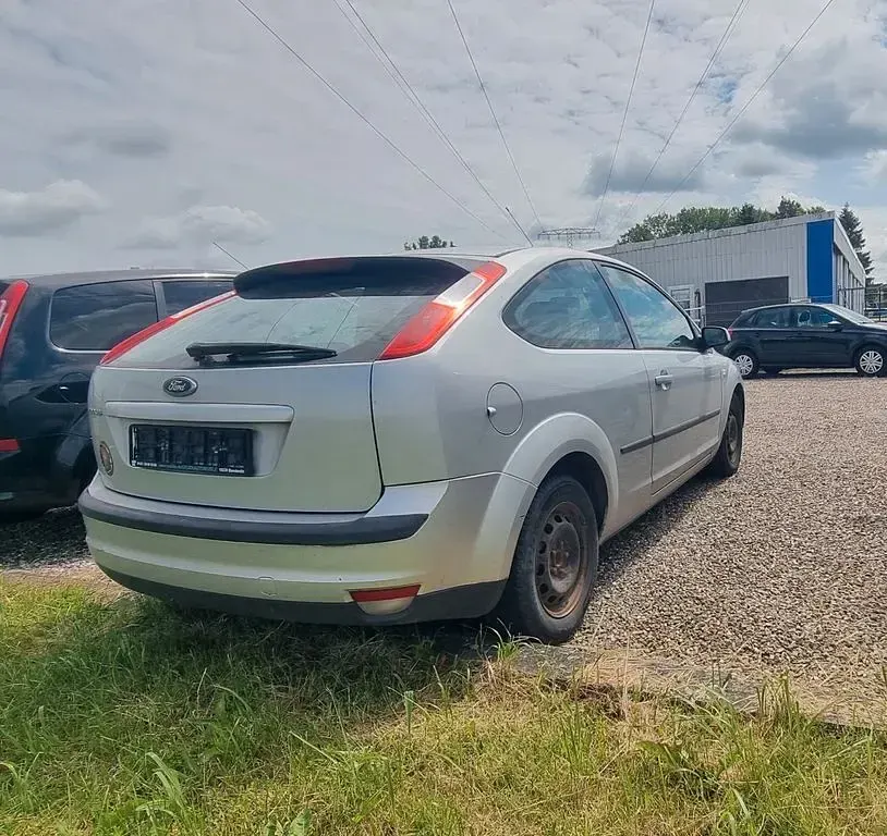 Gebraucht Ford Focus Style 80 PS (58 kW) 2009 Silber Limousine