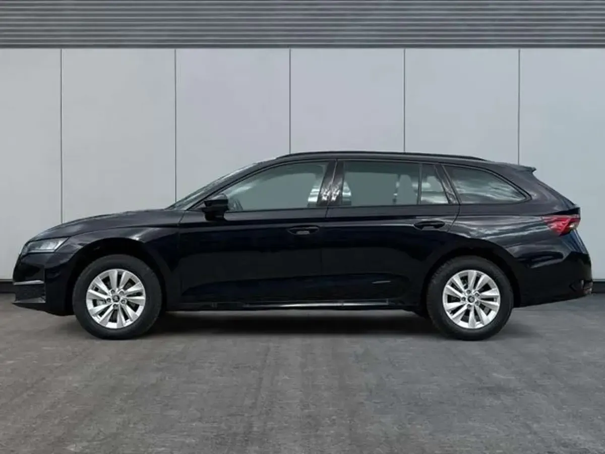 Neu Skoda Octavia Selection 150 PS (110 kW) 2025 Blackmagic perleffekt/schwarz Kombi