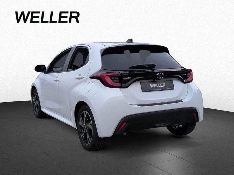 Neu Toyota Yaris Hybrid 116 PS (85 kW) 2025 Weiß Limousine
