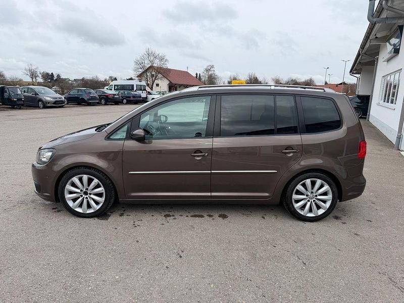 Gebraucht VW Touran Highline 140 PS (102 kW) 2011 Braun Van / Kleinbus