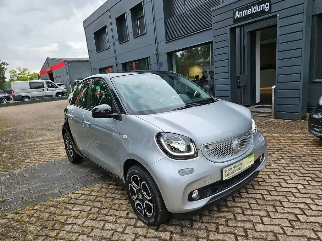 Gebraucht Smart ForFour Prime 71 PS (52 kW) 2014 Silber Kleinwagen