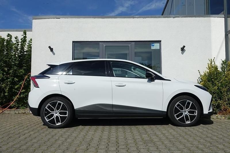 Nowe MG MG4 EV Luxury 150 kW (204 KM) 2025 Metallic Hatchback