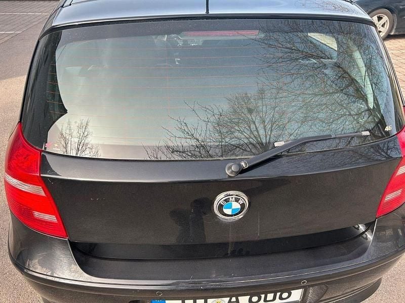 Gebraucht BMW 118 143 PS (105 kW) 2011 Schwarz Kleinwagen