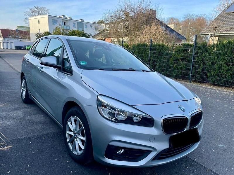 Silber Gebraucht 2016 BMW 218 Active Tourer Advantage Van / Kleinbus | 13.250 € (Guter Preis) - Bild 1/4
