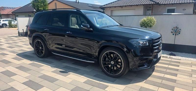 Gebraucht Mercedes GLS450 367 PS (269 kW) 2024 Schwarz SUV