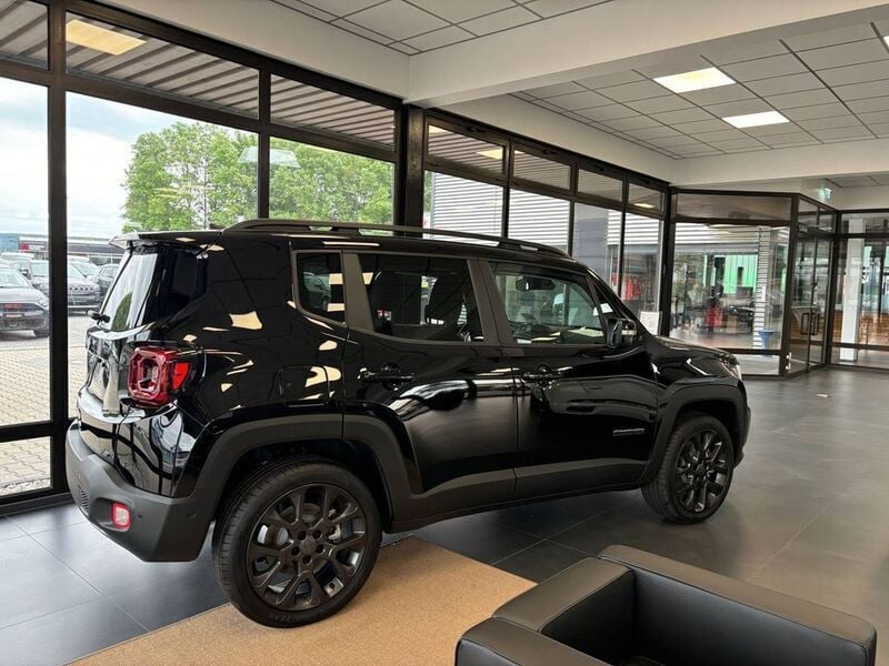 Black clear coat Neu 2024 Jeep Renegade Limited SUV | 43.950 € - Bild 1/4