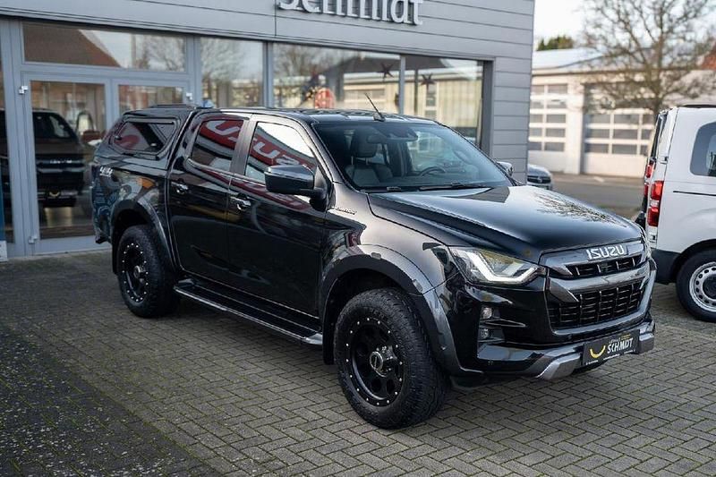 Gebraucht Isuzu D-Max 163 PS (119 kW) 2023 Schwarz SUV