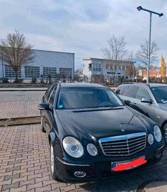 Schwarz Gebraucht 2008 Mercedes E220 Limousine | 4.800 € (Fairer Preis) - Bild 1/3