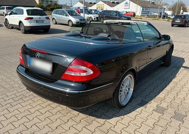 Gebraucht Mercedes CLK200 163 PS (119 kW) 2004 Schwarz Cabrio