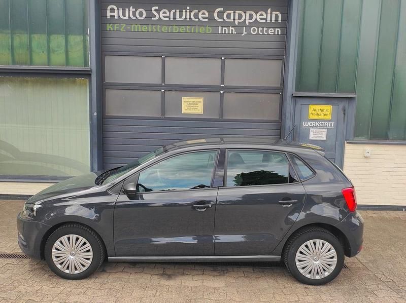 Grau Gebraucht 2016 VW Polo Limousine | 8.490 € (Etwas zu teuer) - Bild 1/4