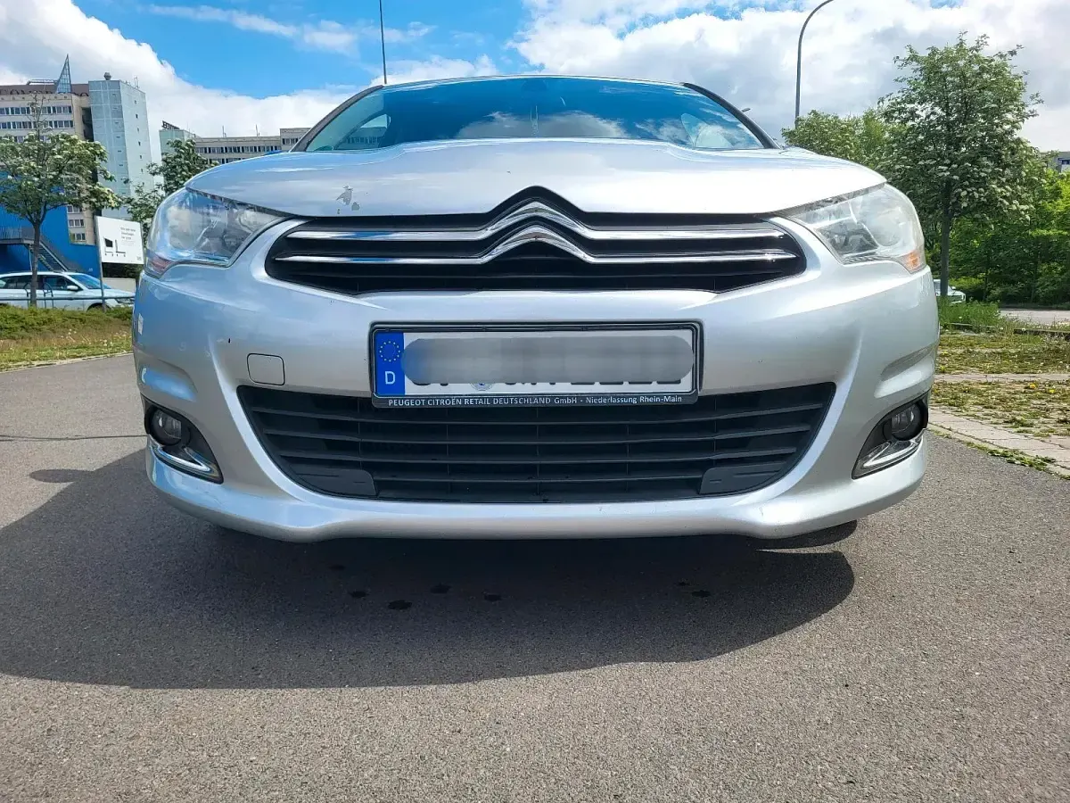 Gebraucht Citroën C4 SELECTION 115 PS (84 kW) 2013 Silber Limousine